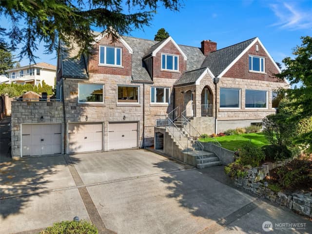 Property photo for 4801 Hyada Boulevard Ne, Tacoma