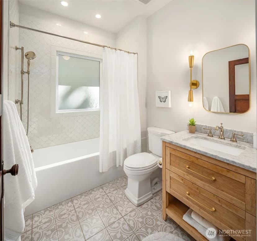 Property photo for 1418 33rd Avenue, Seattle photo 15