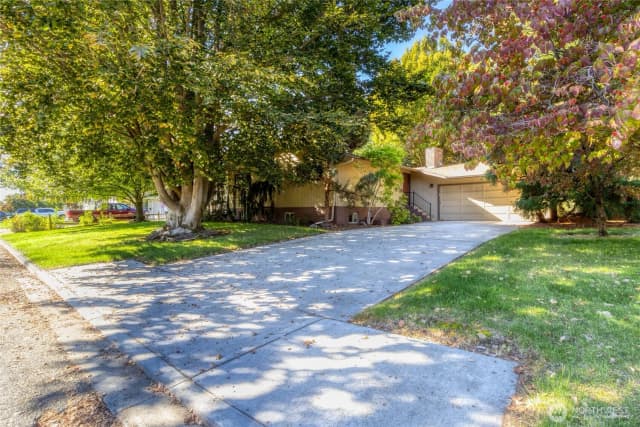 Property photo for 31 Ne Tremont Drive, College Place