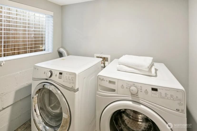 Property photo for 11056 11th Avenue Sw, Seattle photo 28