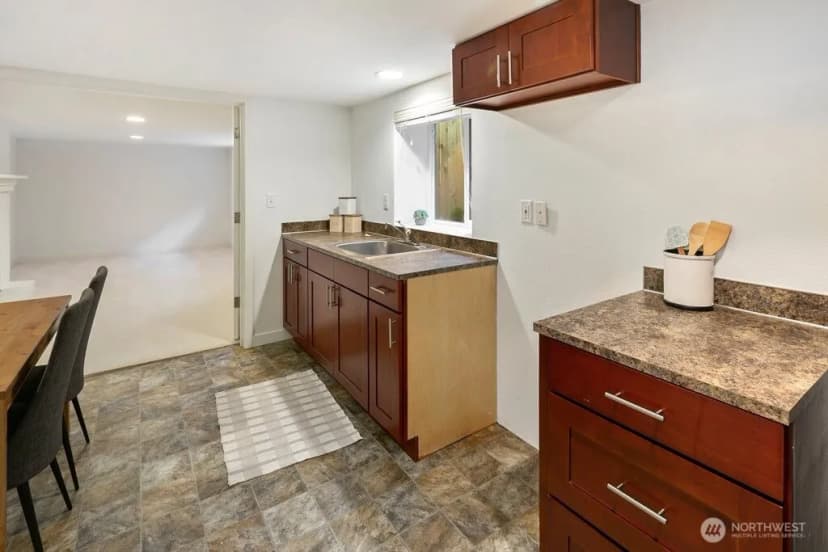 Property photo for 11056 11th Avenue Sw, Seattle photo 24