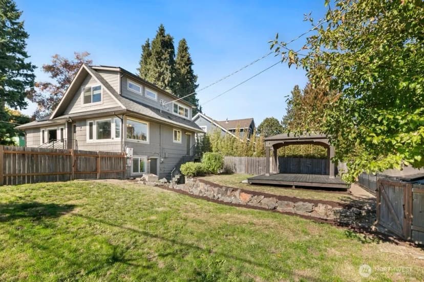 Property photo for 11056 11th Avenue Sw, Seattle photo 30