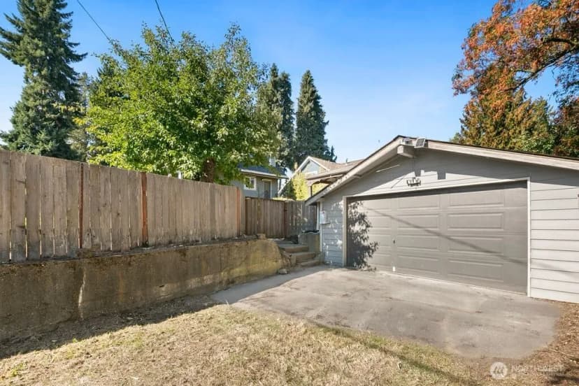 Property photo for 11056 11th Avenue Sw, Seattle photo 38