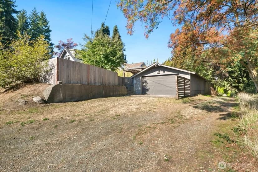 Property photo for 11056 11th Avenue Sw, Seattle photo 37