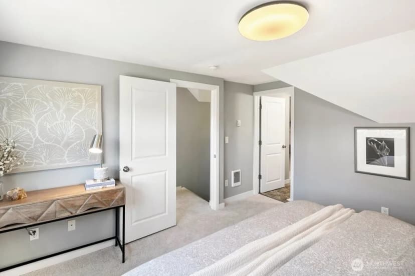 Property photo for 11056 11th Avenue Sw, Seattle photo 14