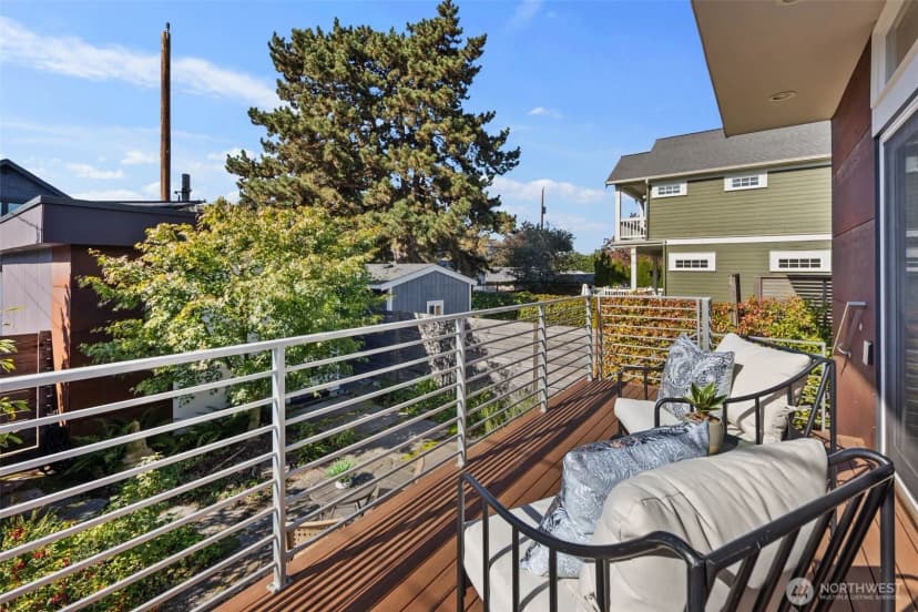 Property photo for 2117 5th Ave W, Seattle photo 12