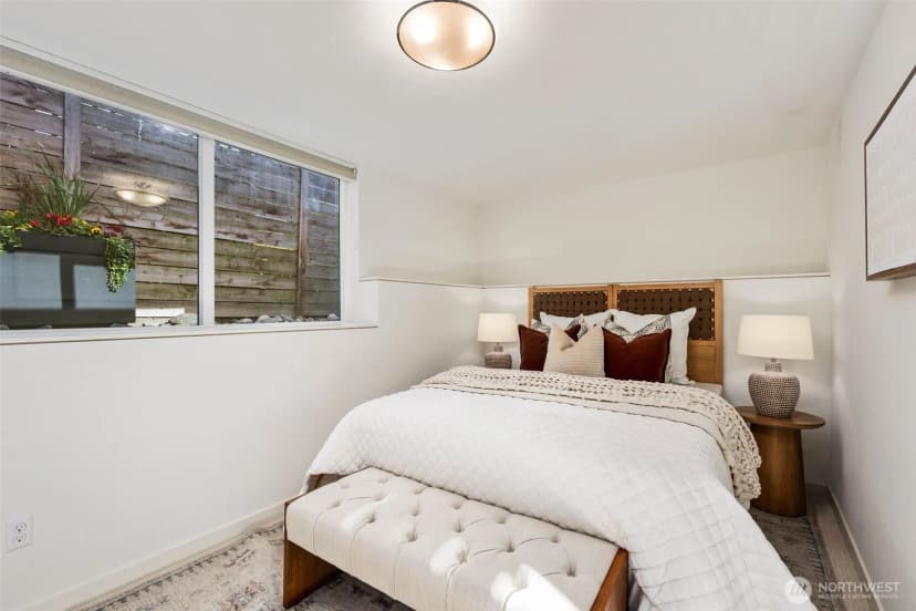 Property photo for 2117 5th Ave W, Seattle photo 26