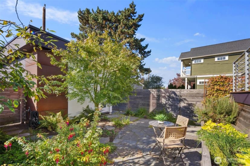 Property photo for 2117 5th Ave W, Seattle photo 29