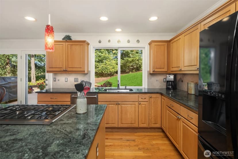 Property photo for 9920 197 Court Ne, Redmond photo 17