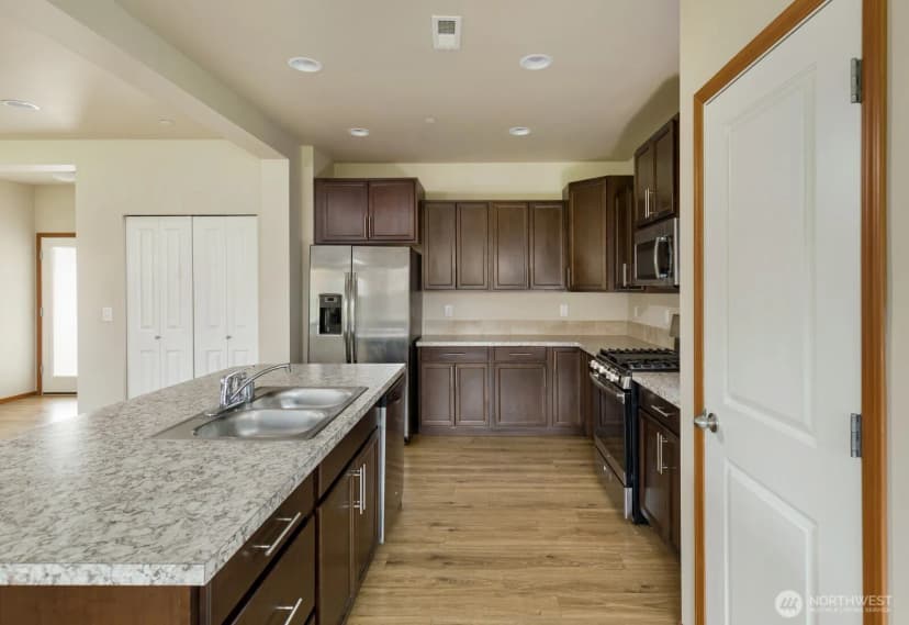 Property photo for 2383 Yulan Walk, Bremerton photo 23