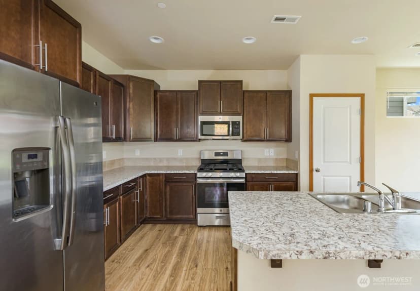 Property photo for 2383 Yulan Walk, Bremerton photo 24