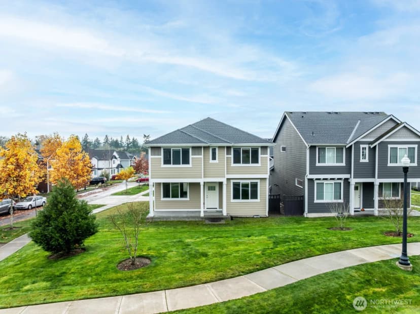Property photo for 2383 Yulan Walk, Bremerton photo 3