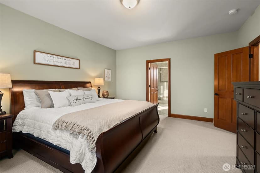 Property photo for 10516 40th Avenue E, Tacoma photo 16