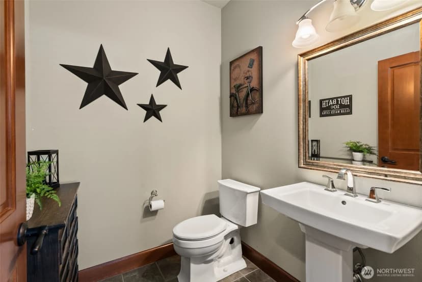 Property photo for 10516 40th Avenue E, Tacoma photo 20