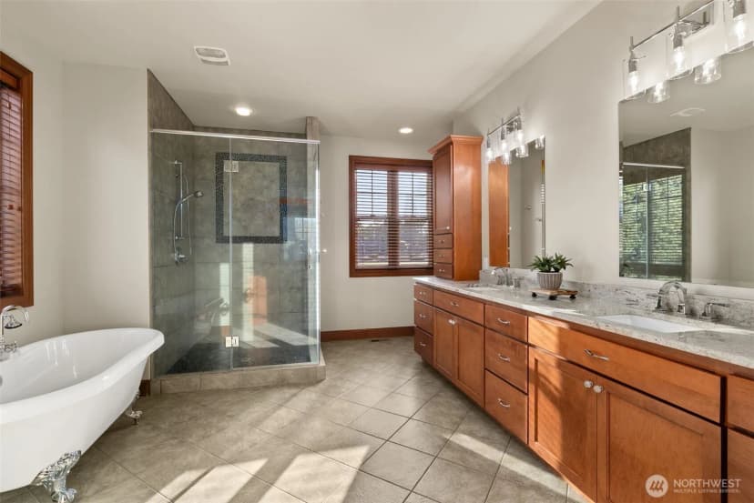 Property photo for 10516 40th Avenue E, Tacoma photo 17