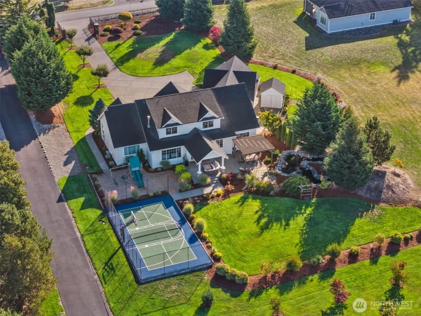 Property photo for 10516 40th Avenue E, Tacoma