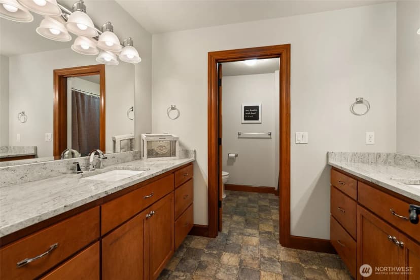 Property photo for 10516 40th Avenue E, Tacoma photo 25