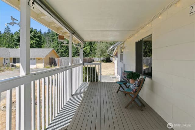 Property photo for 21614 Se May Valley Rd, Issaquah photo 5