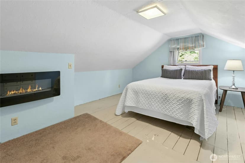 Property photo for 21614 Se May Valley Rd, Issaquah photo 21