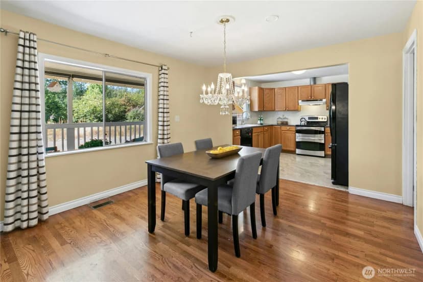 Property photo for 21614 Se May Valley Rd, Issaquah photo 8