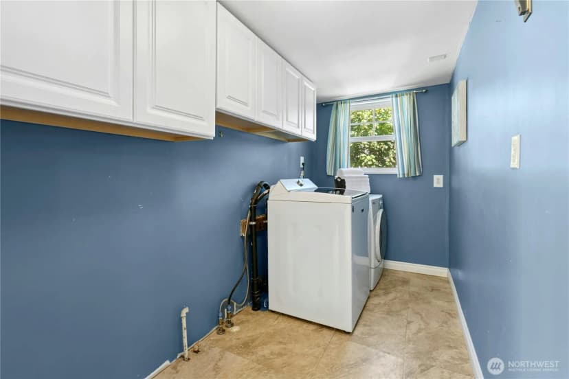Property photo for 21614 Se May Valley Rd, Issaquah photo 14