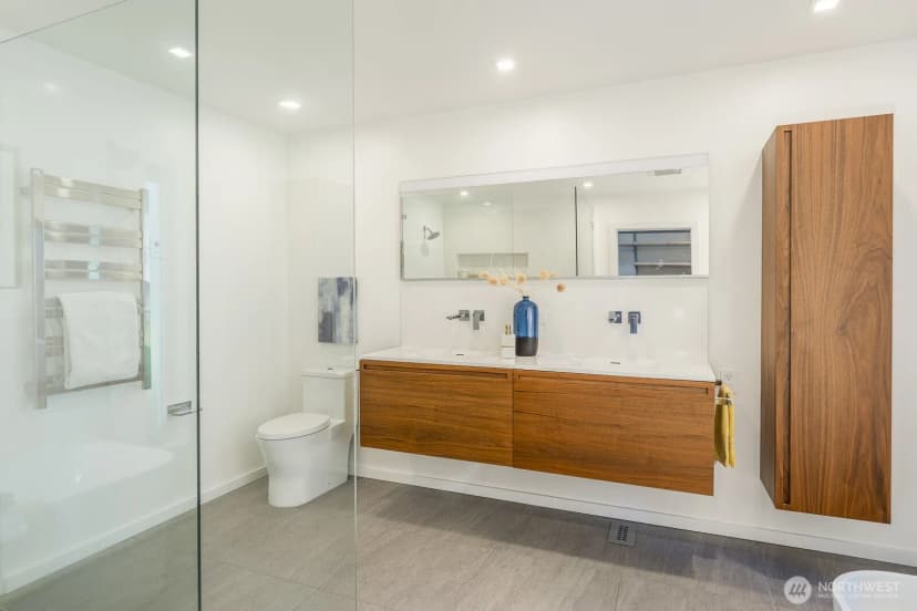 Property photo for 1516 Madrona Drive, Seattle photo 16