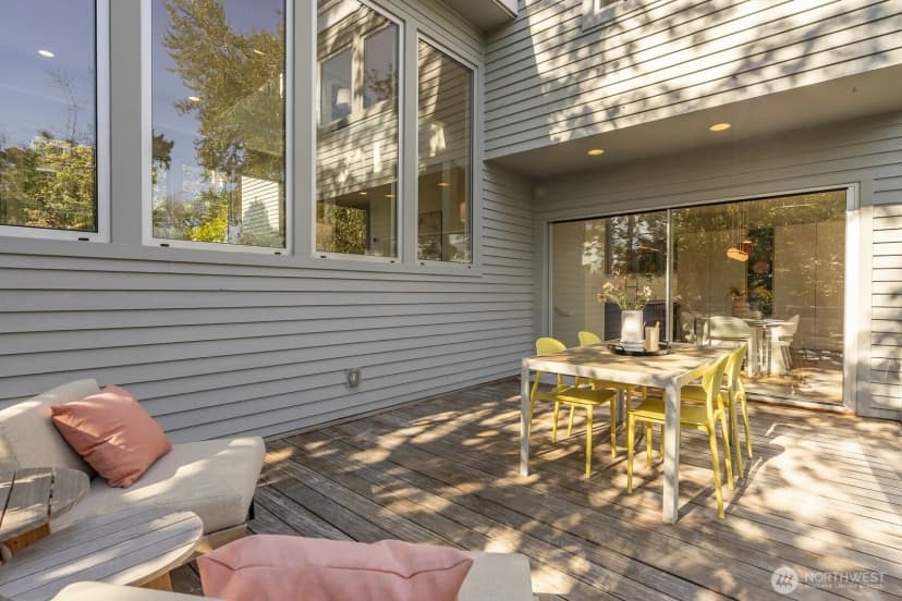 Property photo for 1516 Madrona Drive, Seattle photo 10