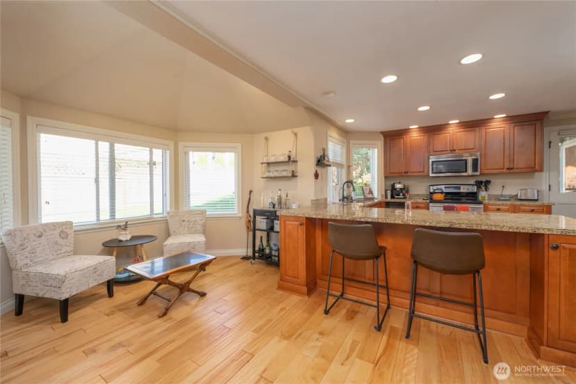 Property photo for 420 Sw 185th Place, Normandy Park photo 7