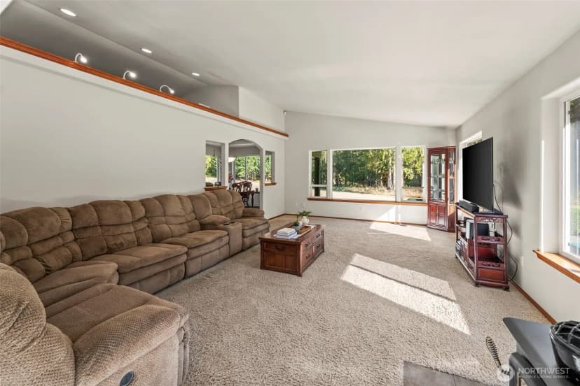 Property photo for 36003 36th Avenue E, Eatonville photo 15