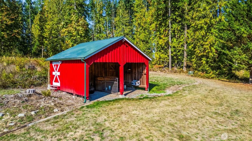Property photo for 36003 36th Avenue E, Eatonville photo 38