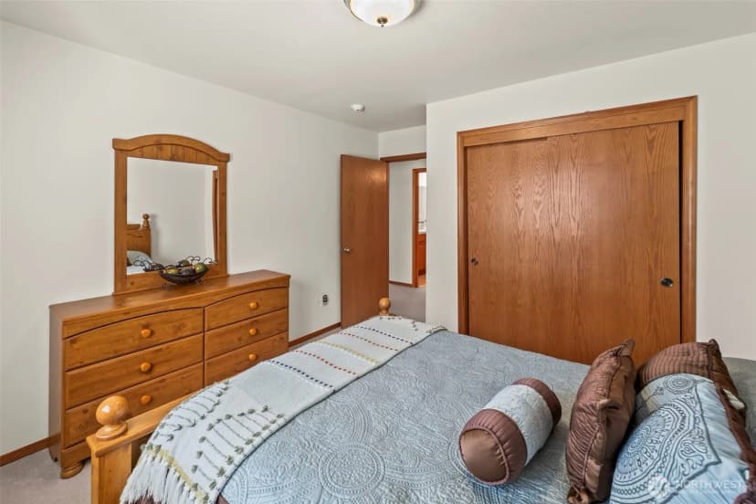 Property photo for 36003 36th Avenue E, Eatonville photo 24