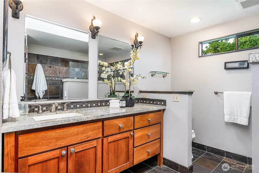 Property photo for 1809 136th Place Se, Bellevue photo 17