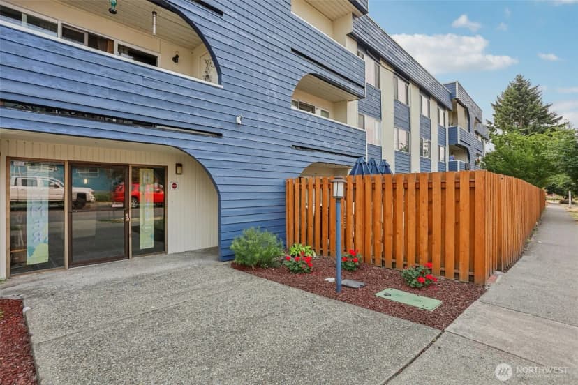Property photo for 1100 Harrington Ave Ne #306, Renton photo 19
