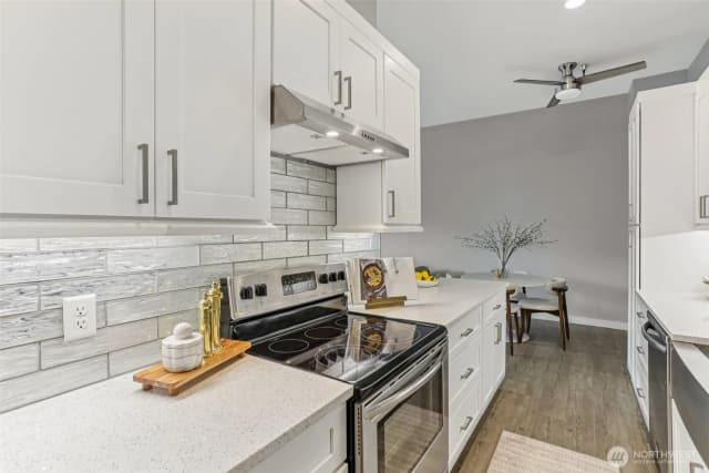 Property photo for 1100 Harrington Ave Ne #306, Renton photo 5