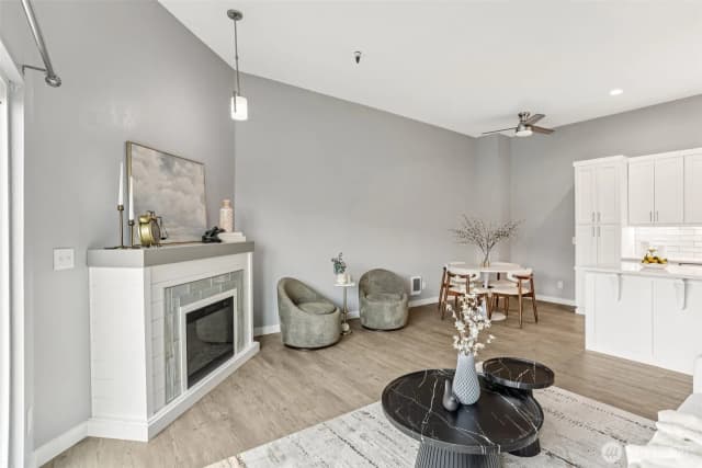 Property photo for 1100 Harrington Ave Ne #306, Renton photo 4