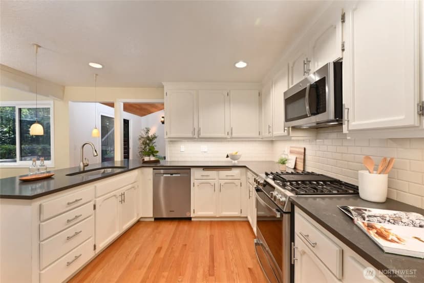 Property photo for 21829 Ne 154th Street, Woodinville photo 8