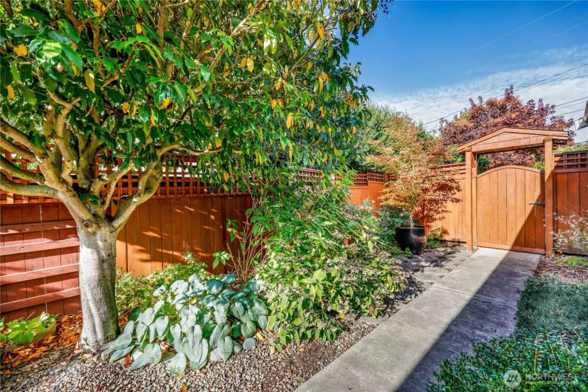 Property photo for 1815 Lawrence Street, Port Townsend photo 4