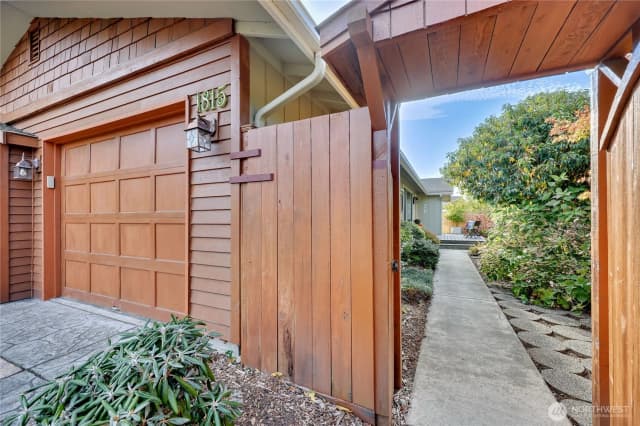 Property photo for 1815 Lawrence Street, Port Townsend photo 3
