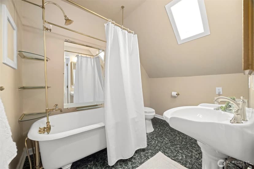 Property photo for 1342 Franklin St, Bellingham photo 30