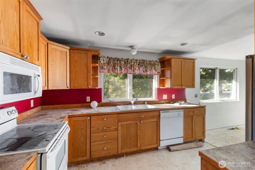 Property photo for 7545 Old Military Road Ne, Bremerton photo 6