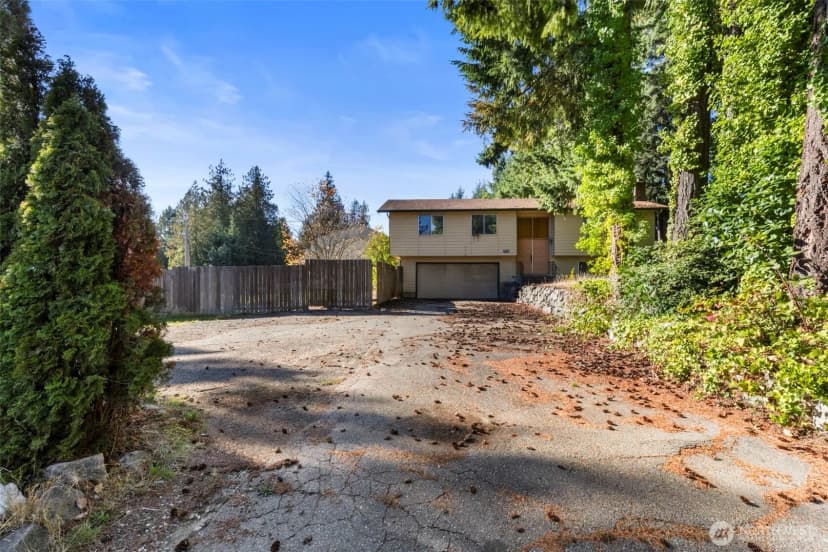 Property photo for 7545 Old Military Road Ne, Bremerton photo 2