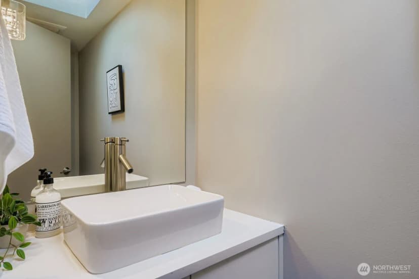Property photo for 12862 Ne 10th Place, Bellevue photo 17