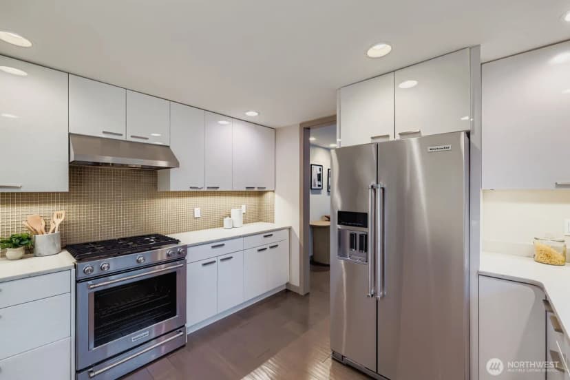 Property photo for 12862 Ne 10th Place, Bellevue photo 12