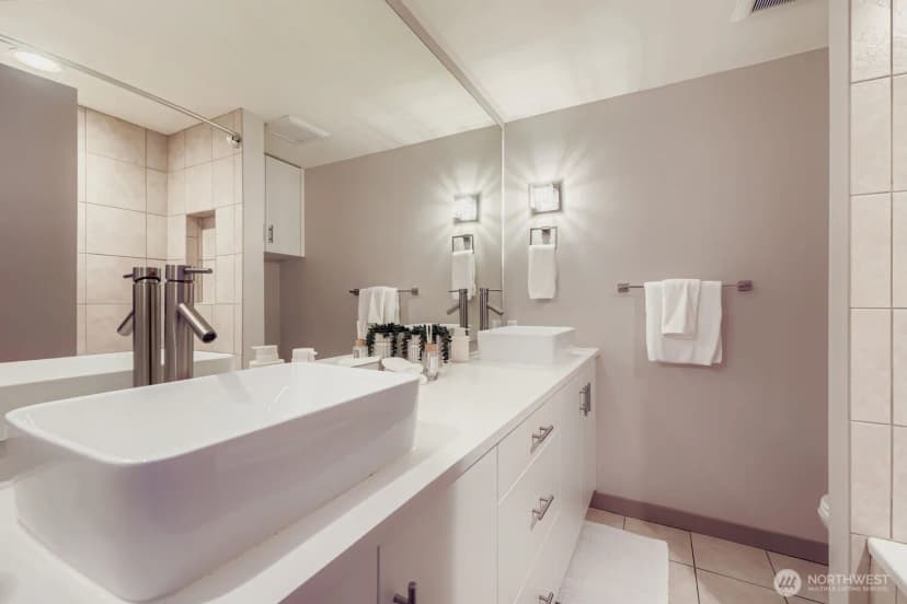 Property photo for 12862 Ne 10th Place, Bellevue photo 29
