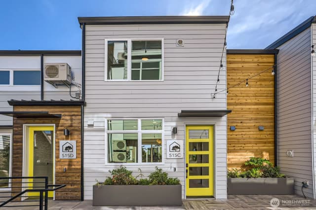 Property photo for 515 Howe Street #c, Seattle