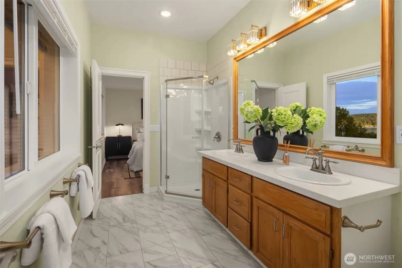 Property photo for 8726 Paisley Drive Ne, Seattle photo 30