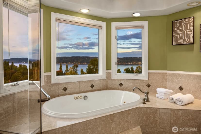 Property photo for 8726 Paisley Drive Ne, Seattle photo 24