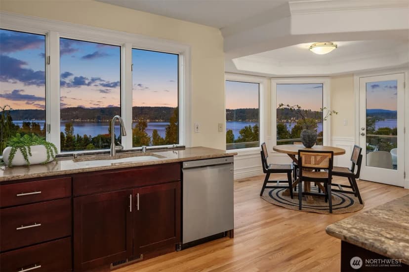 Property photo for 8726 Paisley Drive Ne, Seattle photo 11