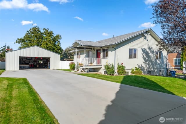 Property photo for 3110 Se 1st St, East Wenatchee photo 2