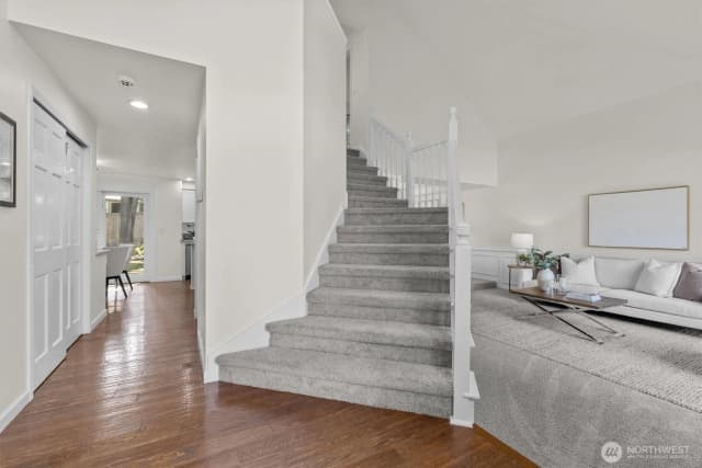 Property photo for 23109 Ne 18th Place, Sammamish photo 3